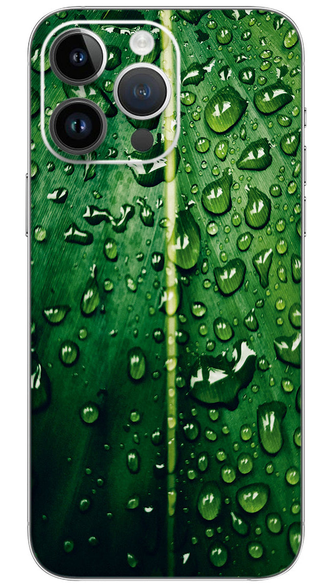 Water droplets on a leaf Mobile Skin Wrap - PATTV0010